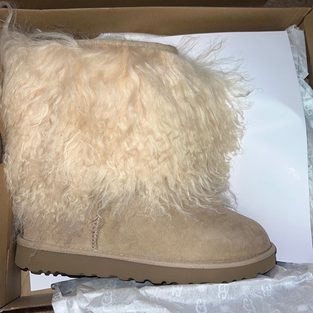 UGG Mongolian Sheepskin Cuff Short